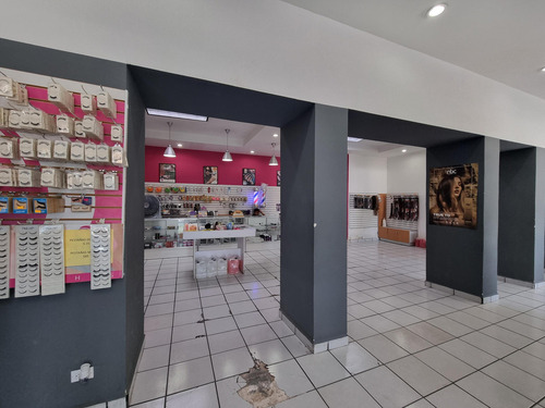 20 Colima, Local Comercial