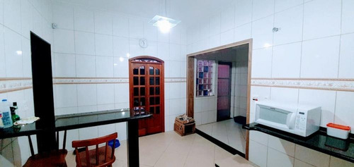 Imagem 22 de 30 de Essa É A Casa Perfeita Para Quem Está Em Busca De Segurança E Principalmente Conforto , Confira: - 1376