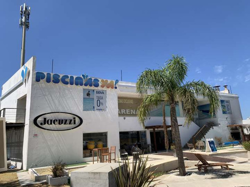Imagen 2 de 12 de Venta Local Comercial En Av. Giannatassio