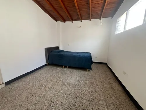 Se Vende Casa En Medellín Barrio Belén San Bernardo (a Unas Cuadras Del Aeroparque)