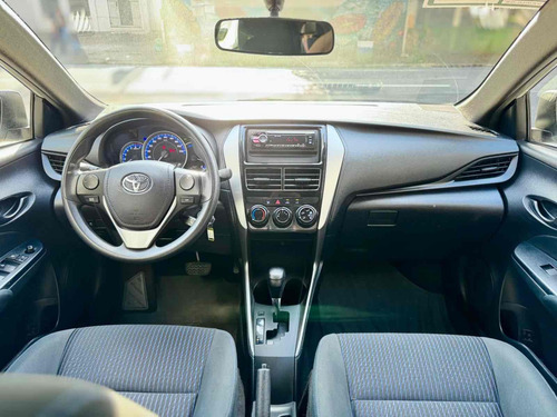 Toyota Yaris 1.3 16V FLEX XL LIVE MULTIDRIVE