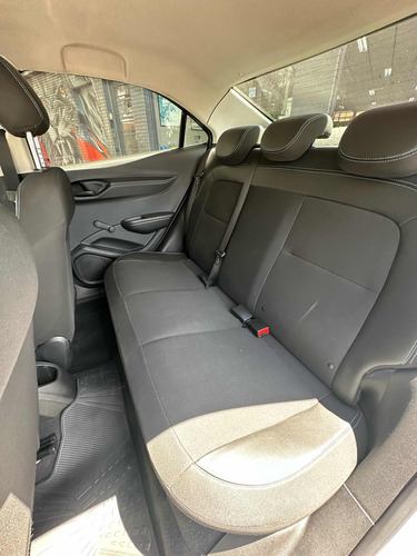 Chevrolet Onix plus 1.4 Black Edition