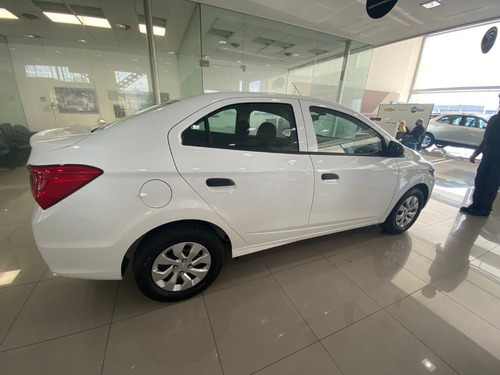 Imagen 3 de 22 de Chevrolet Onix Joy Plus 1.4 2022