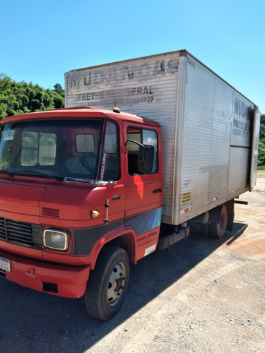 Caminhão Mb608