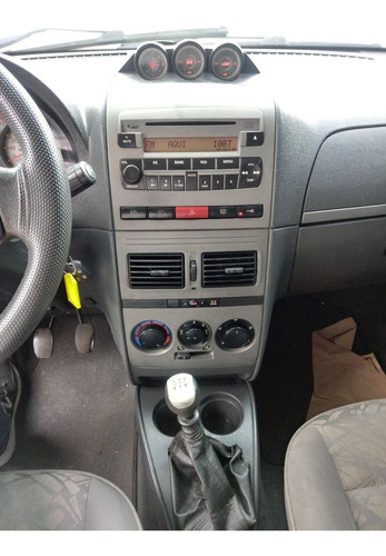 Imagem 9 de 15 de Fiat Idea 1.8 16v 4p Adventure Flex