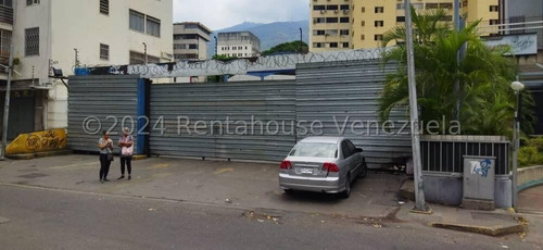 Terreno En Venta En Plaza Venezuela Caracas A Pie De Calle Alto Transito Angela Tochon