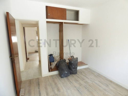 Imagen 12 de 19 de Retasado Colegiales - Impecable Semipiso De 3 Ambientes + Dependencia Reciclado