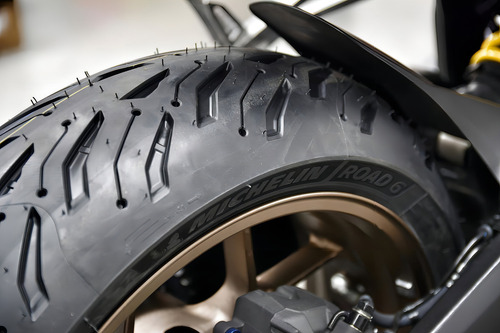 Pneu 180/55-17 Michelin Road 6 Traseiro Moto Cbr 600 S1000