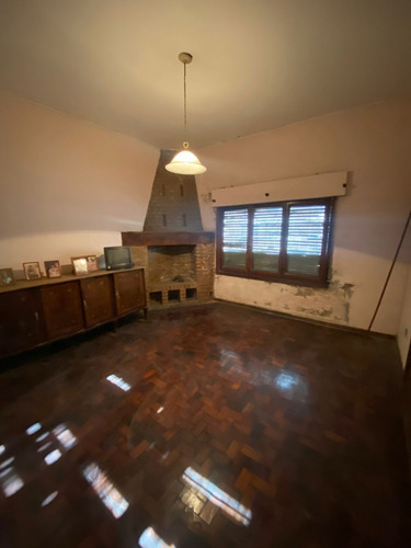 Imagen 3 de 18 de Casa 4 Amb En Venta En Lanus Oeste (110)
