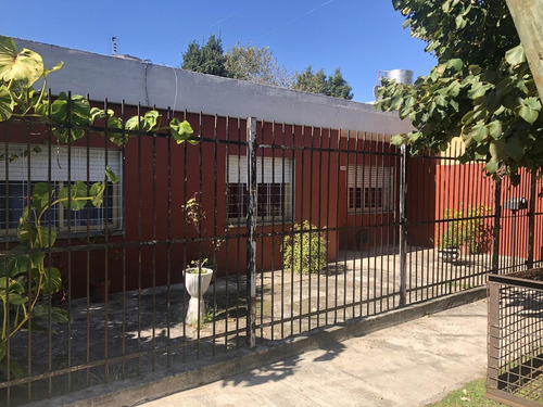 Imagen 1 de 16 de Casa - Ituzaingó Norte Venta Casa 4 Amb Amplios Sobre Lote En Esquina