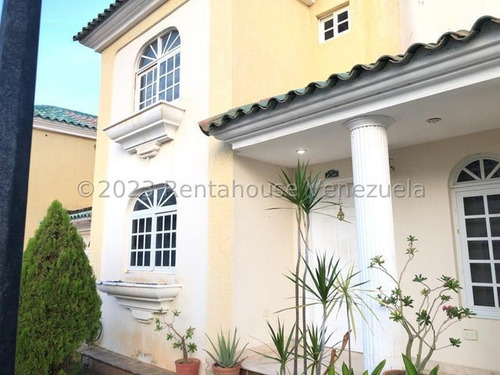 Townhouse Amoblado En Alquiler En Zona Norte Cb