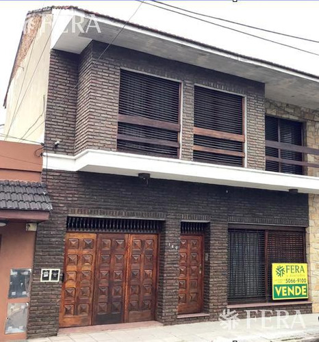 Venta Casa 6 Ambientes Con Cochera, Patio Con Parrilla Y Terraza  En Quilmes (24989)