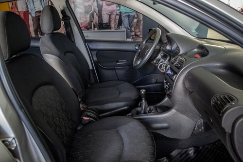 Imagen 25 de 25 de Peugeot 206 2007 1.9 Xrd Premium Gwq