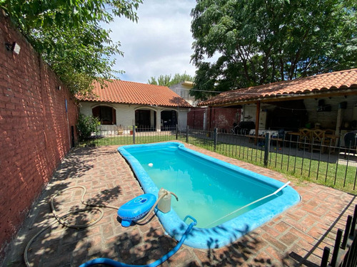 Casa Para Dos Familias Excelente Lote Y Piscina