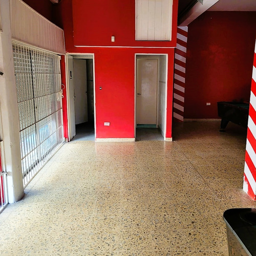 Imagen 9 de 20 de Impresionante Local Comercial En Pleno Centro De San Bernardo