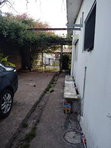 Vendo ! Casa De 2 Dormitorios Con Opción 3 O 4.