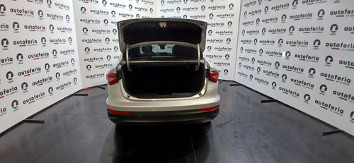Fiat Cronos 1.8 PRECISION L18