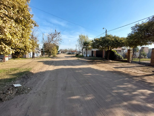 Vendo Casa Con 3 Habitaciones Y Cochera