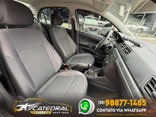 Volkswagen Voyage 1.6 MSI FLEX 8V 4P