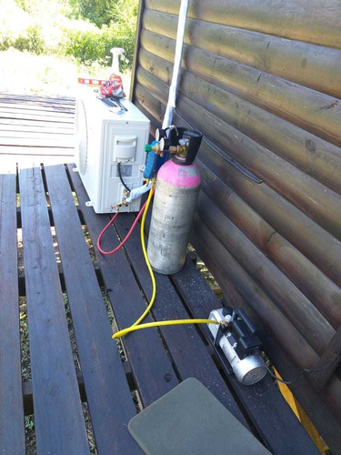 Imagen 8 de 10 de Instalación De A/a - Reparación - Services - Mantenimiento
