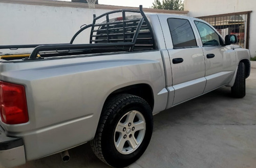 Imagen 4 de 8 de Dakota 2011 Pick Up 4 Puertas Slt Crewcab V6/3.7 Aut 4x2