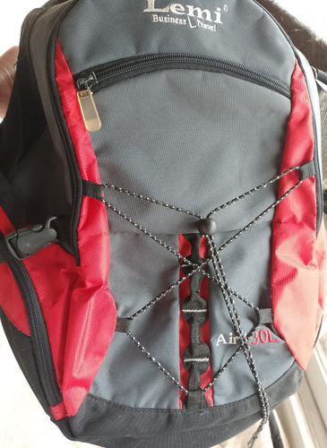 Mochila Senderismo Viaje Camping Urbana 30 L Impecable Gris Oscuro Liso (Usado)