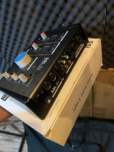 Interface Ssl 2+ Semi Nova Na Caixa (Usado)