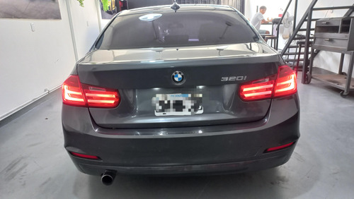BMW 330i 2.0 320i Sedan At