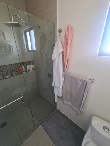 Imagen 15 de 20 de Casa En Venta. Zibata 3 Recamaras + Cuarto De Juegos Roof Garden .