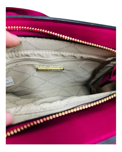 Steve Madden Satchel Bevelynl Fucsia Cuero Rosa Chicle Rosa Chicle Lisa Con Logo De La Marca Níquel Rosa Chicle