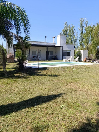 Casa En Venta - 2 Dormitorios 1 Baño - Oliveros