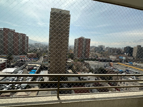 Metro M. Eyzaguirre/ 2 Estacionamientos/ Estilo Mariposa