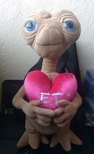 Universal E.t. Extraterrestrial Valentines Heart Plush 36cms