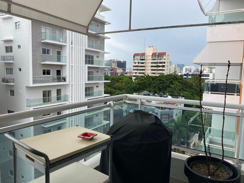 Apartamento En Venta En 8vo Piso La Julia, Con Estudio Y Cuarto De Servicio