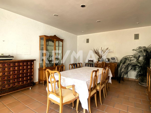 Vive El Lujo En Santa Fe: Casa Con Vistas, Comodidades Y Ubicación Única