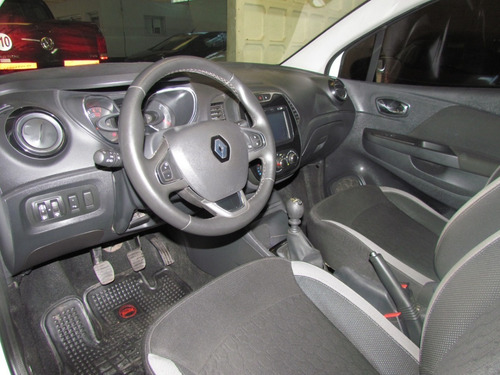 Imagen 9 de 12 de Renault Captur 2.0 Zen Modelo 2019