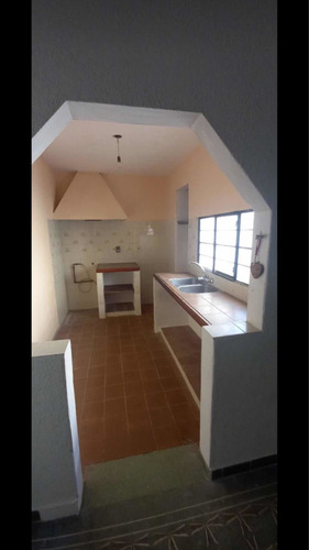 Alquilo Hermoso Apto De 3 Dormi, Patio Y Balcón En Cerrito!!