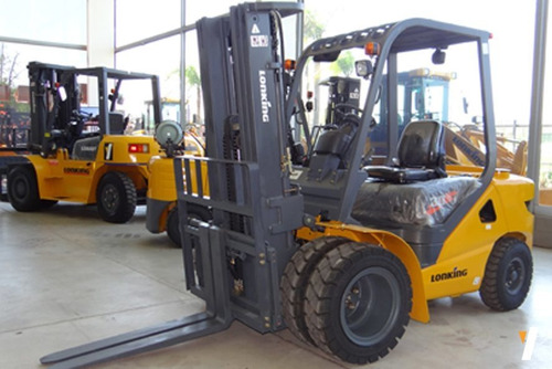 Alquiler De Autoelevador Clark Sampi Servicio Tec 1126485397