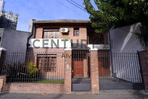 Imagen 1 de 27 de Venta De Casa De 6 Ambientes En Remedios De Escalada