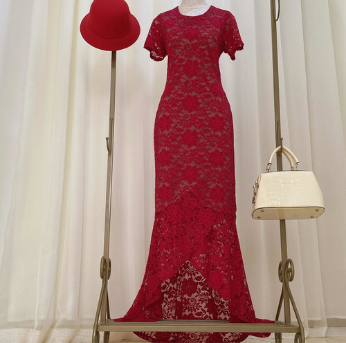Imagem 5 de 8 de Vestido Longo Vermelho De Renda Para Formatura