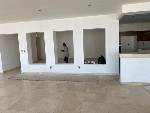 Fuentes De Las Lomas Transfer