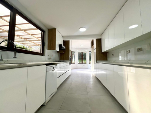 Arriendo Casa En Exclusivo Condominio, Los Trapenses