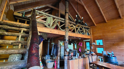 Encantadora Casa Rústica En Medio Del Bosque De Hu...