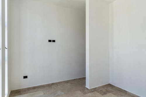 Venta De Casa Residencial En Temozón, Mérida
