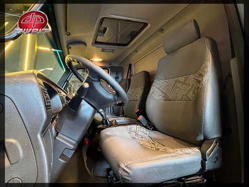 Caminhão Mercedes-benz Accelo 815 Com Baú De Carga Seca 2013