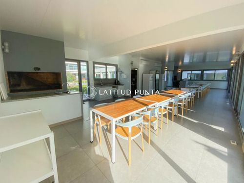 Apartamento En Brava, 1 Dormitorio Y Medio