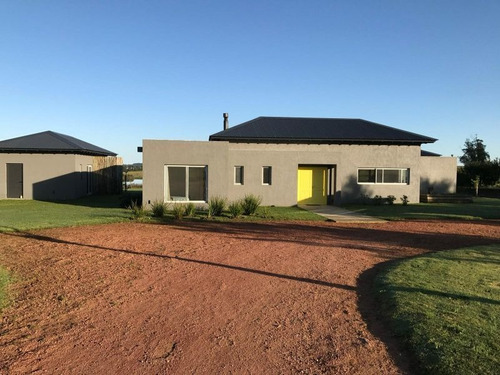 Casa En Alquiler Por Temporada De 4 Dormitorios En Pueblo Mio