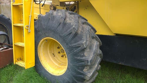 Cosechadora New Holland Tc-57,plataf 23 ,año 1997,m-buena.