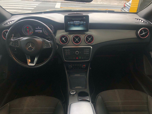 Imagem 10 de 25 de Mercedes Benz Cla 200 Vision Dct Aut. 2015 Teto Solar
