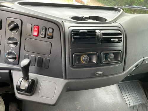Mb Atego 1719 Ano 2021 4x2 Bau 7m